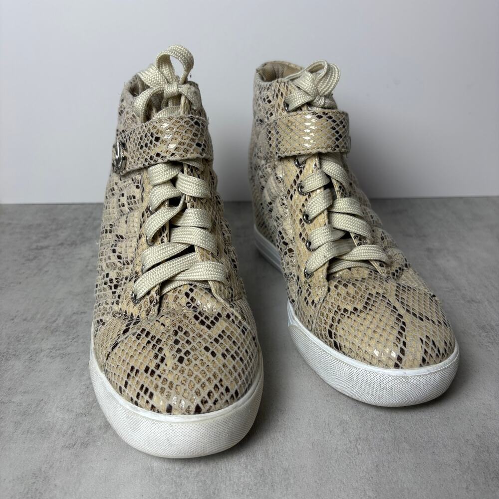 Juicy Couture Women's Journey Wedge Sneakers Snake Skin Pattern Size 8.5